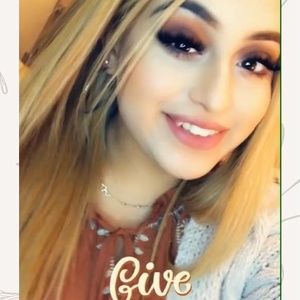 Meet your Posher, Alyssa